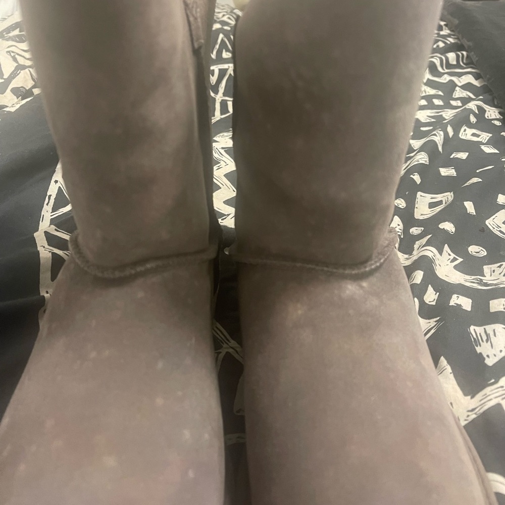 BMWOT GRAY UGGS